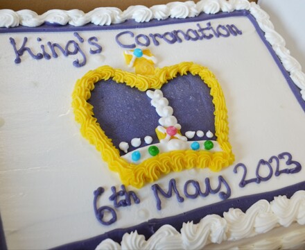 2023 05 Coronation Cake 4