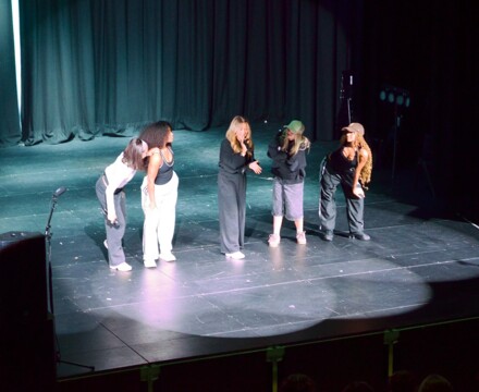 2025 09 Girl Band 6  m